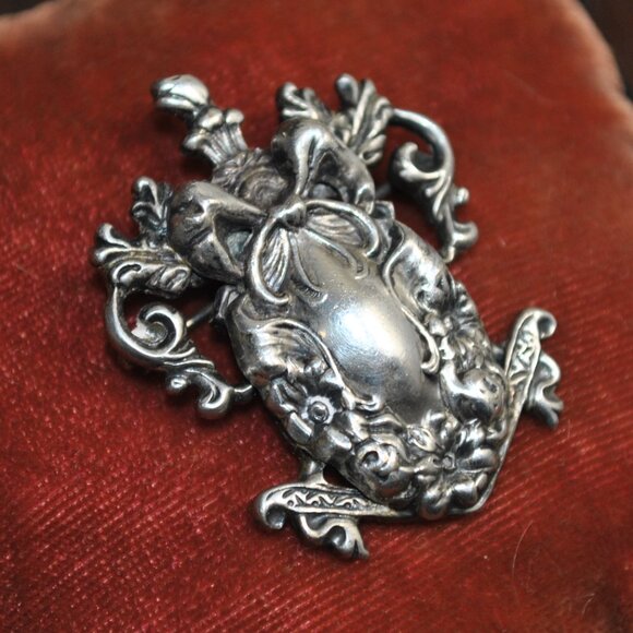 Vintage Silver-tone Filigree Heraldic Brooch - Picture 2 of 8